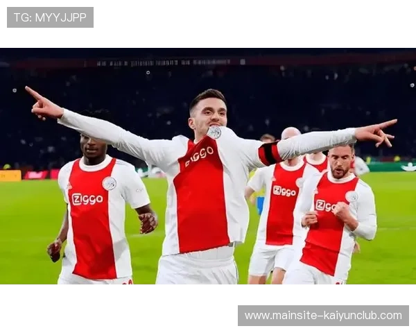 阿贾克斯宣布前场年轻锋霸